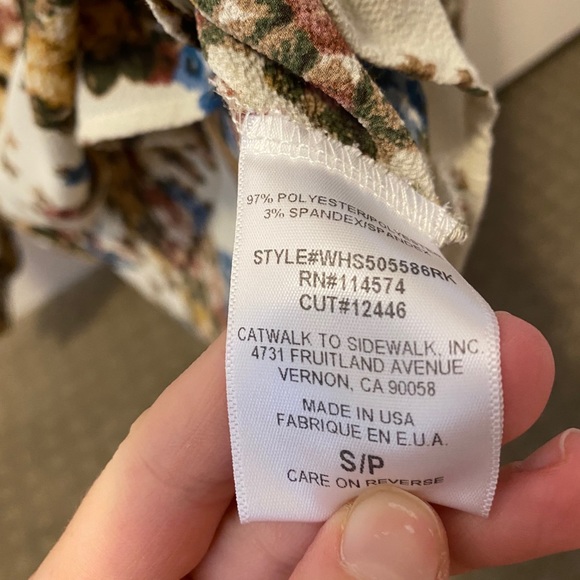 Pleion Floral Flowy Blouse - Picture 4 of 6